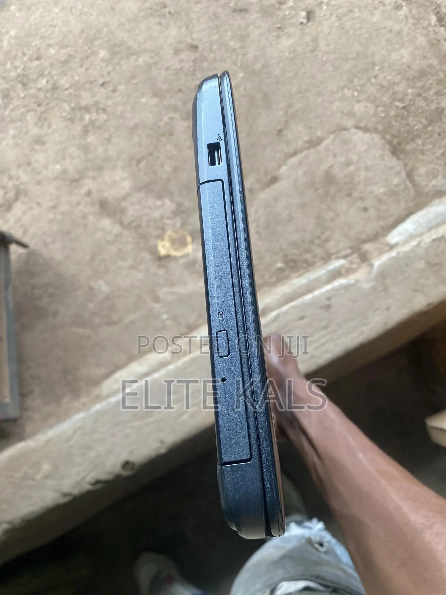 Laptop Dell Latitude 3440 4GB Intel Core i3 HDD 500GB