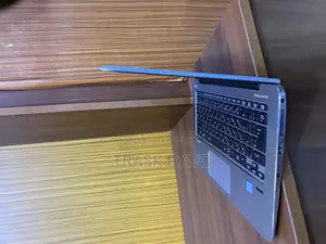 Photo - Laptop HP EliteBook 1030 G1 8GB Intel Core Ultra 5 SSD 256GB