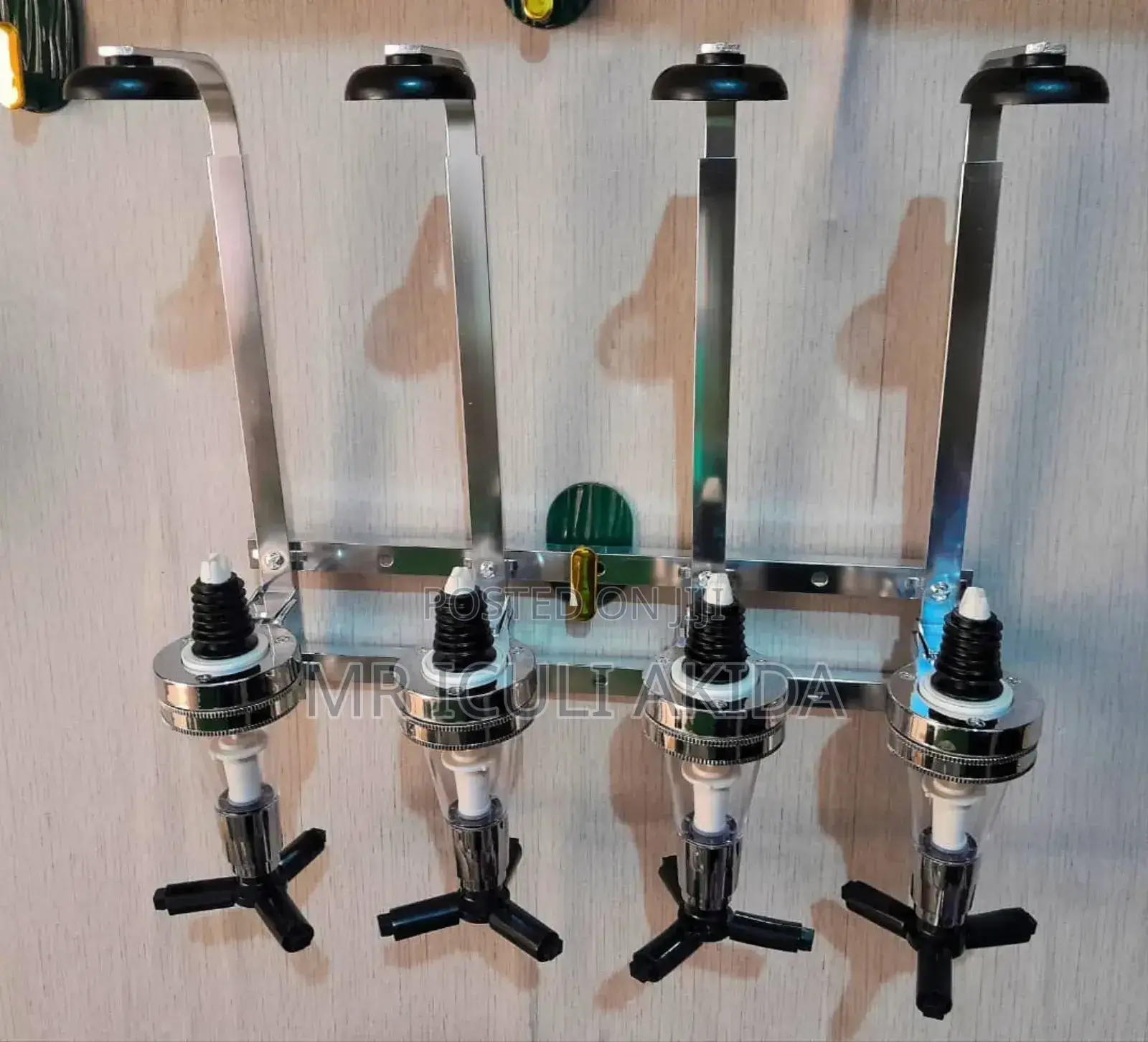 Wall Mounted 4bottles Stainless Bar Butler Bottle Holder