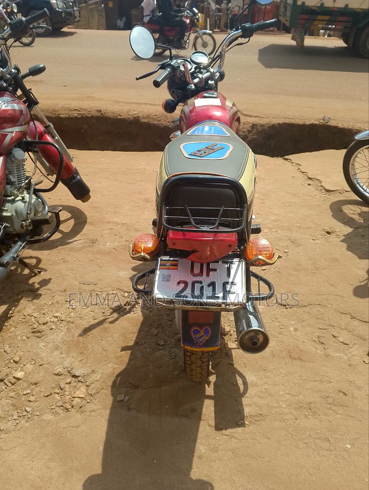 Bajaj Boxer 100 2022 Red