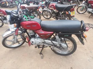 Simba UG Boss+ 100cc 2022 Red