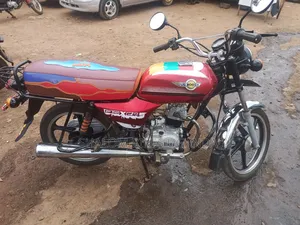 Simba UG Boss+ 100cc 2023 Red