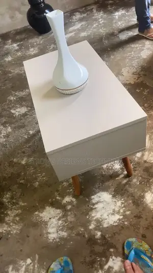 Simple Minimalist Center / Coffee Table.