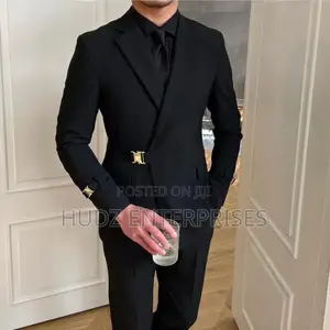 Photo - Men Classy Suit