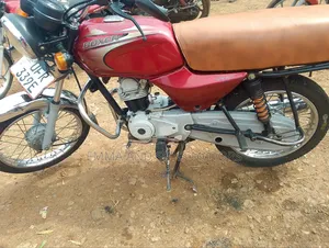 Bajaj Boxer 2022 Red