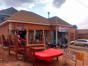 Very Busy Four Commercial Shops Quicksale in Namasuba Ndejje