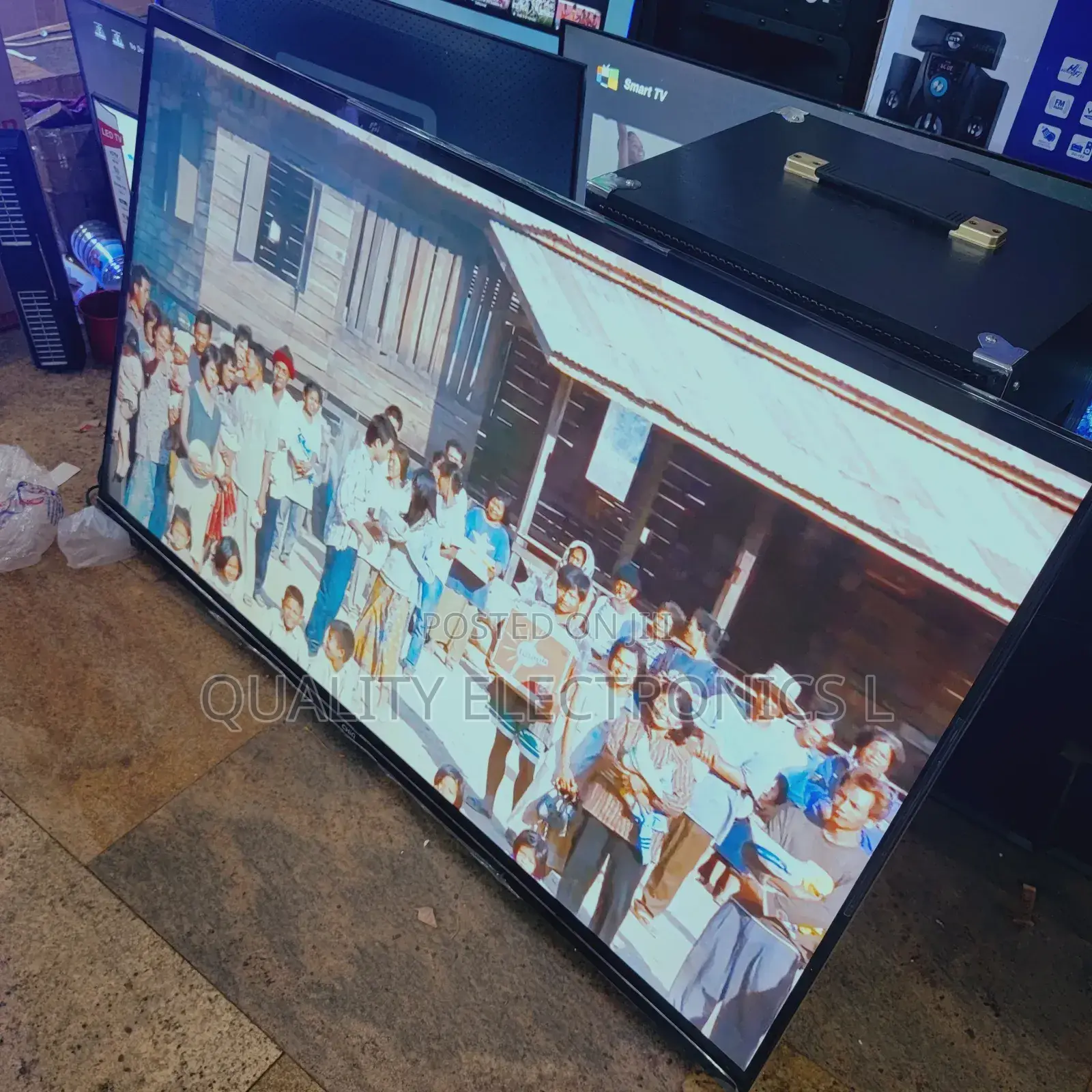Chiq 50 Inches Smart Tv