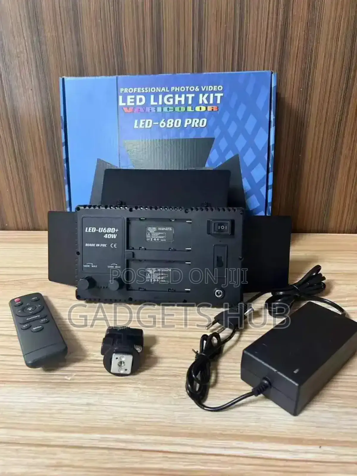 LED Video Light U680 Panel Adjustable Color
Temperature