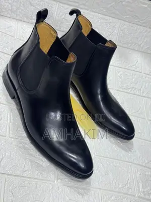 Classic Men’S Chelsea Leather Boots in Stock