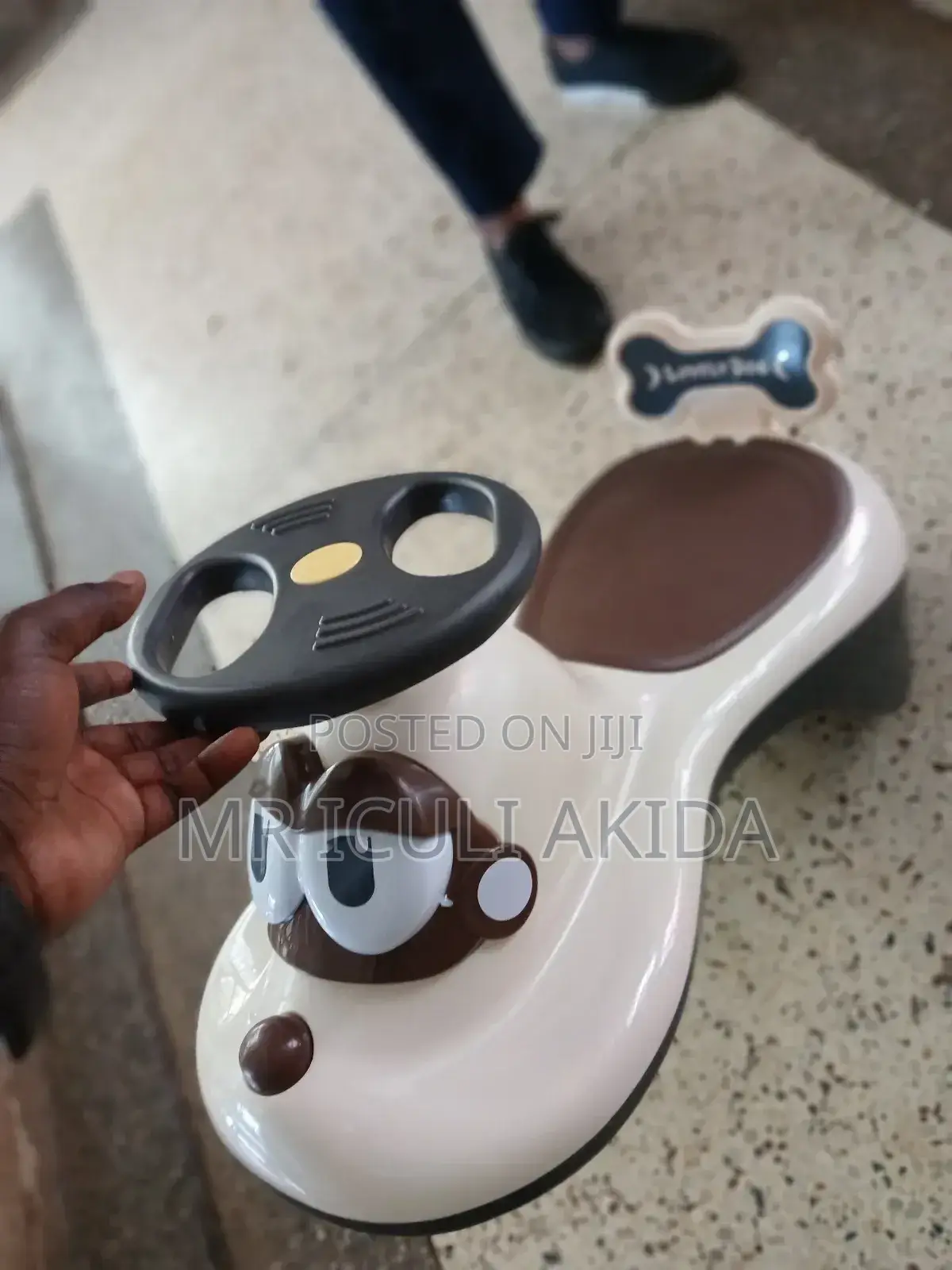 Kids Rotating Twist Toy Car With Led Light Wheels