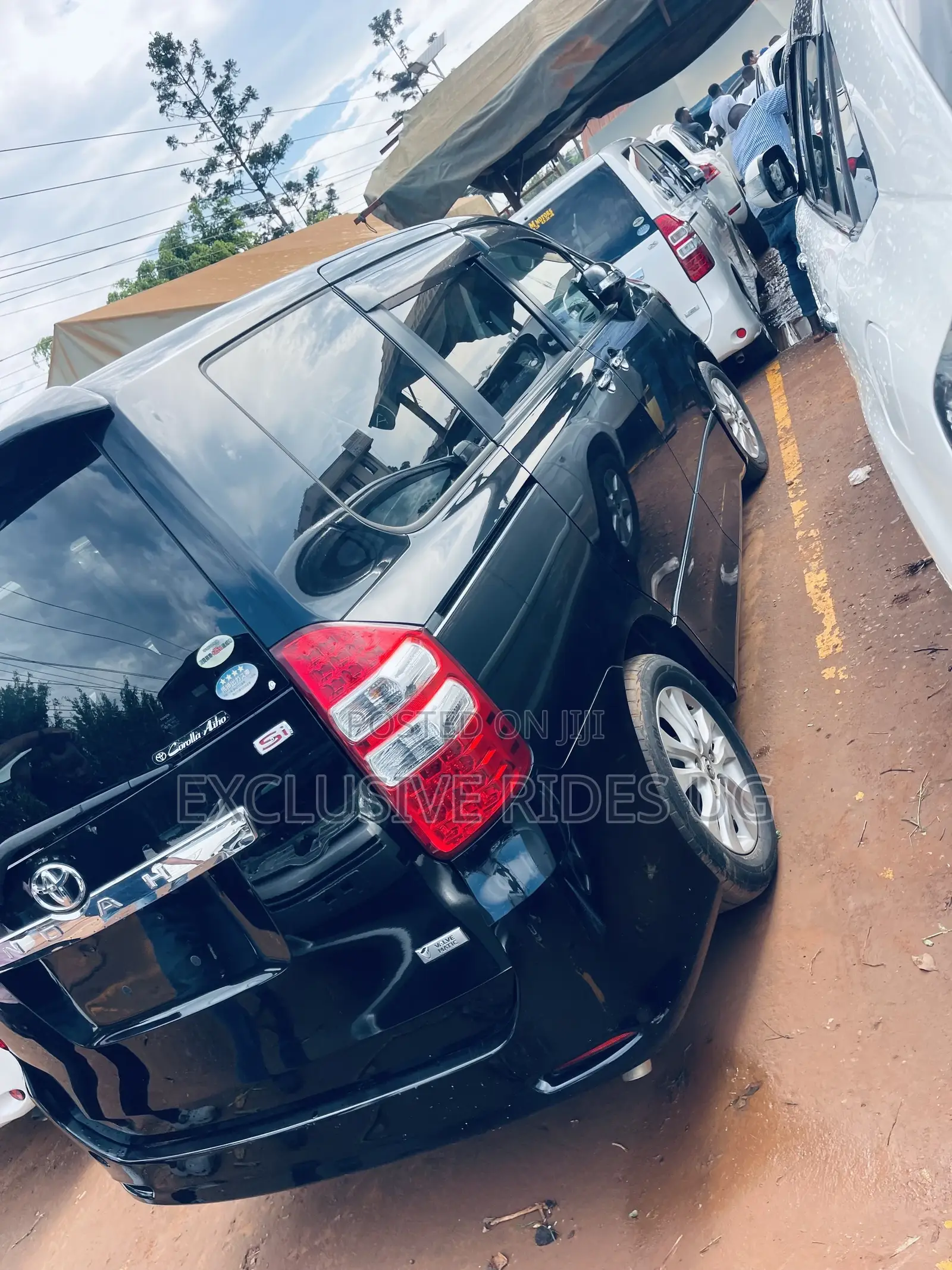 Toyota Noah 2.0 143hp FWD (7 Seater) 2012 Black