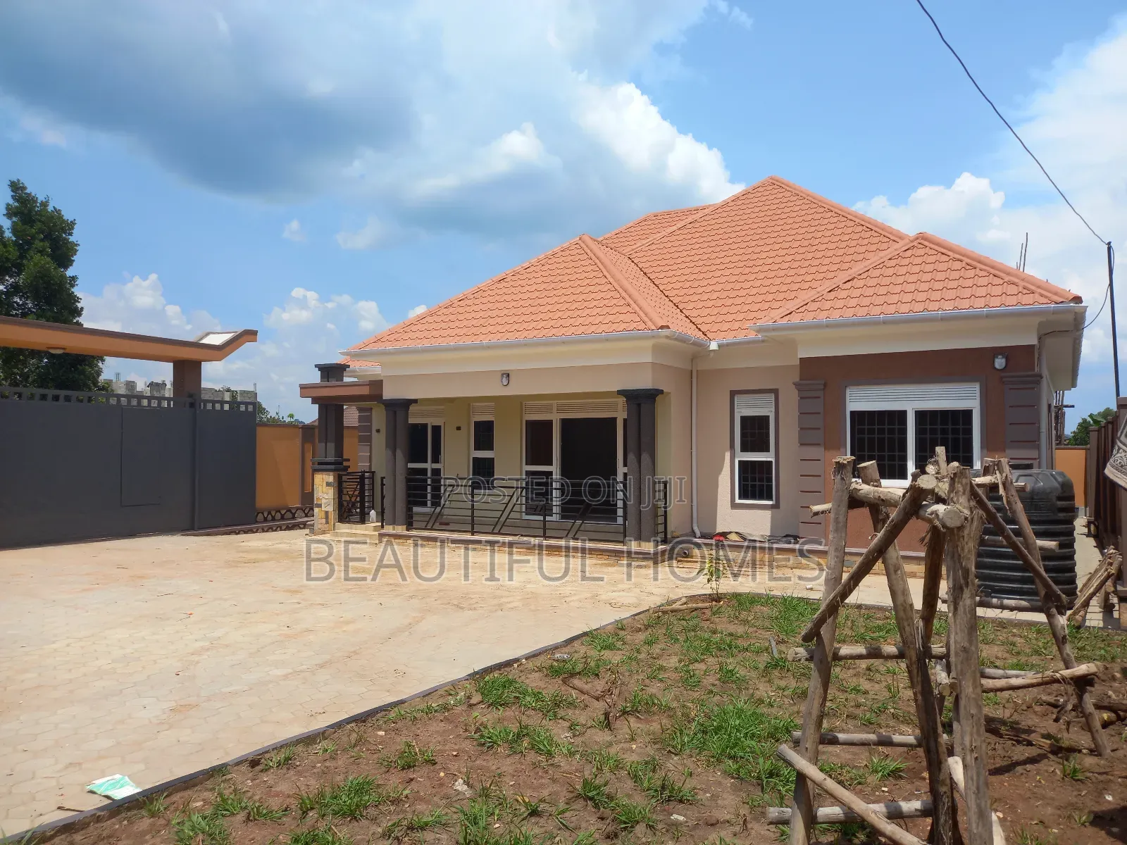 Furnished 4bdrm House in Kira for sale