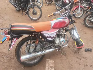 Bajaj Boxer 2020 Red