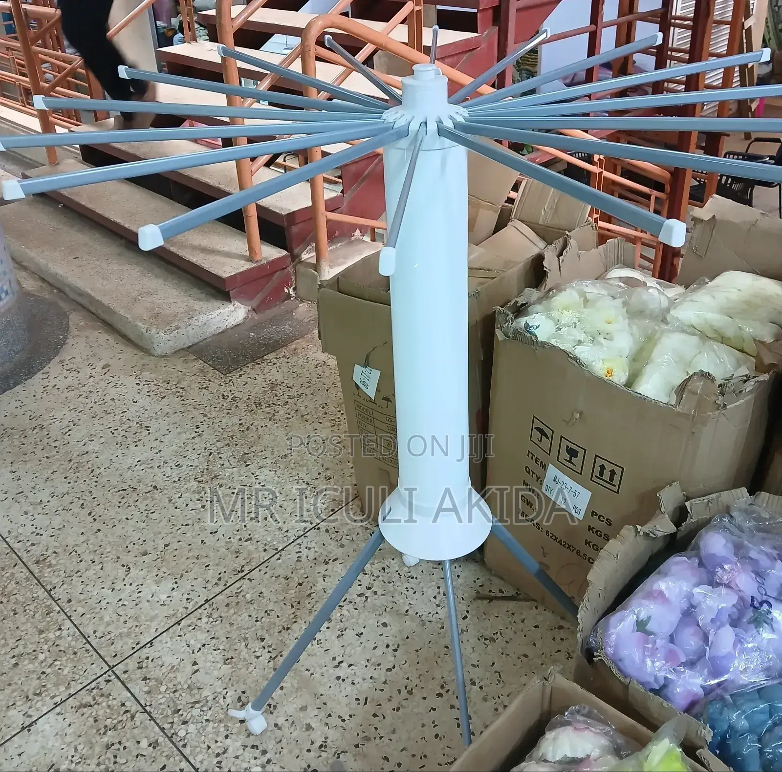 Foldable Octopus Design Tripod Stand Cloth Drying Rack