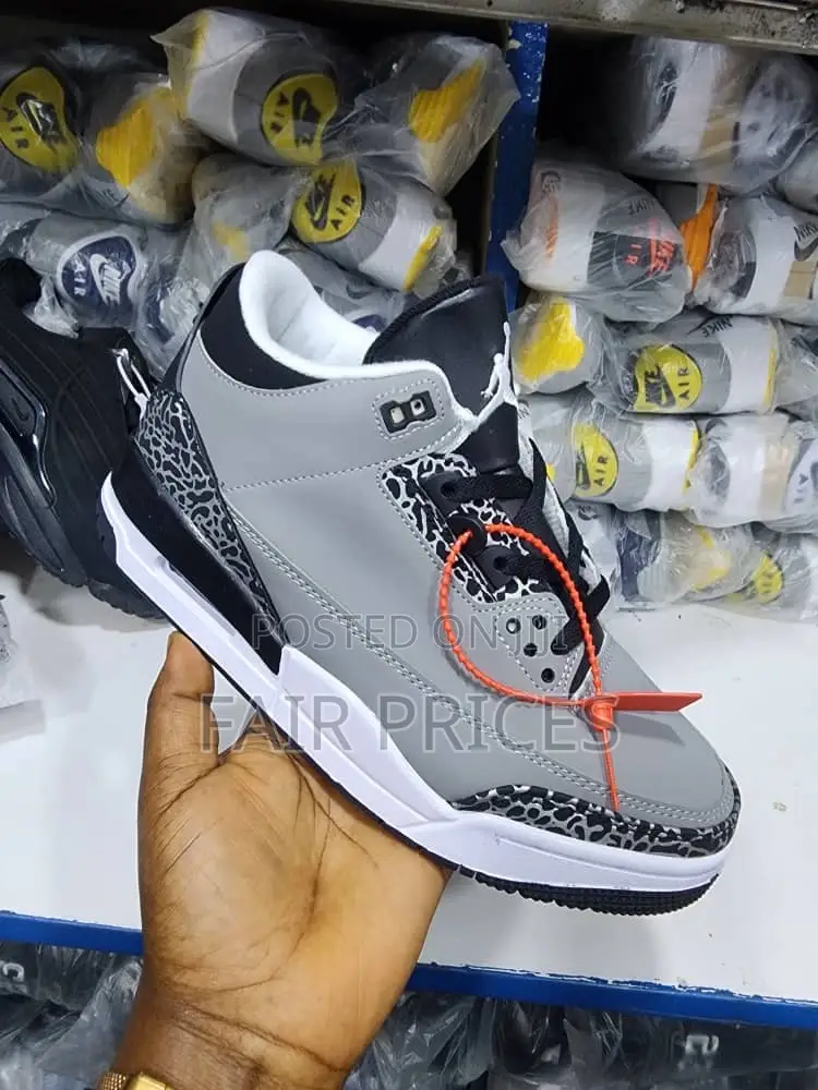 Unisex Jordan 3 Sneakers