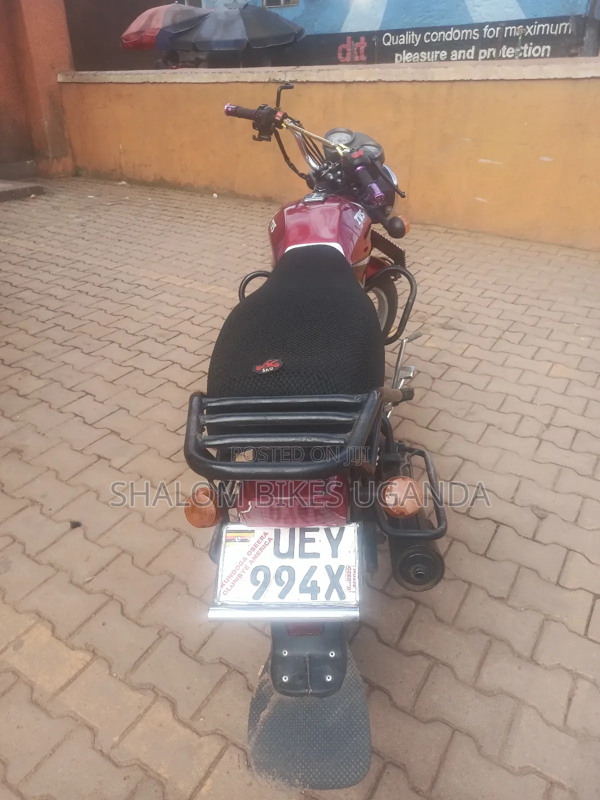TVS HLX 125 2022 Red