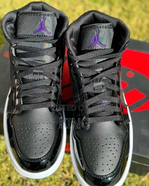 Classy Jordan 1 Mid Se Sneakers