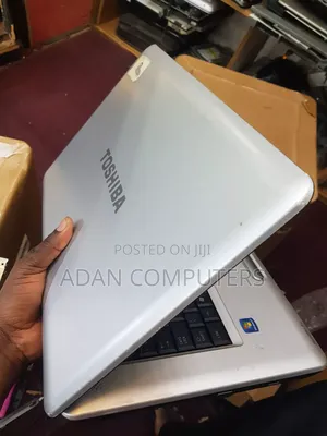 Laptop Toshiba Satellite L450 4GB Intel Core 2 Duo HDD+SSD 250GB