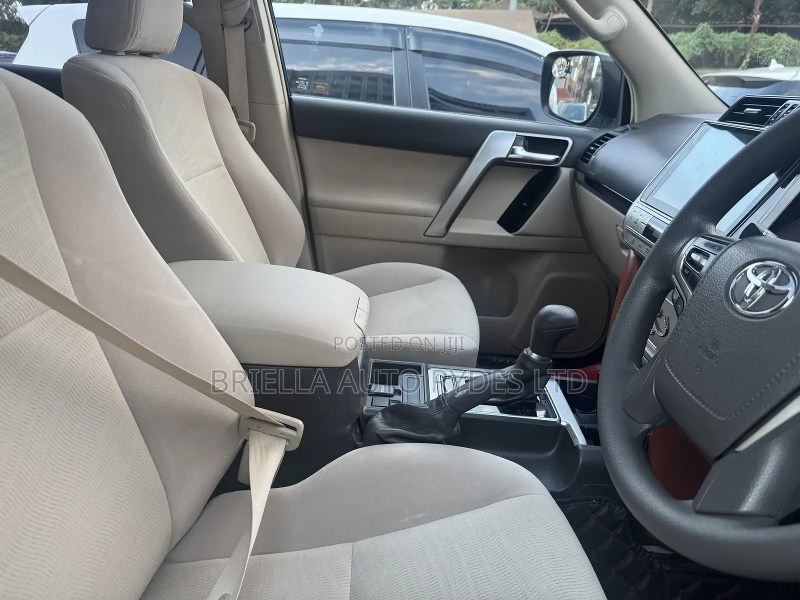 Toyota Land Cruiser Prado 2019 White
