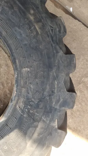 12.5/80r18