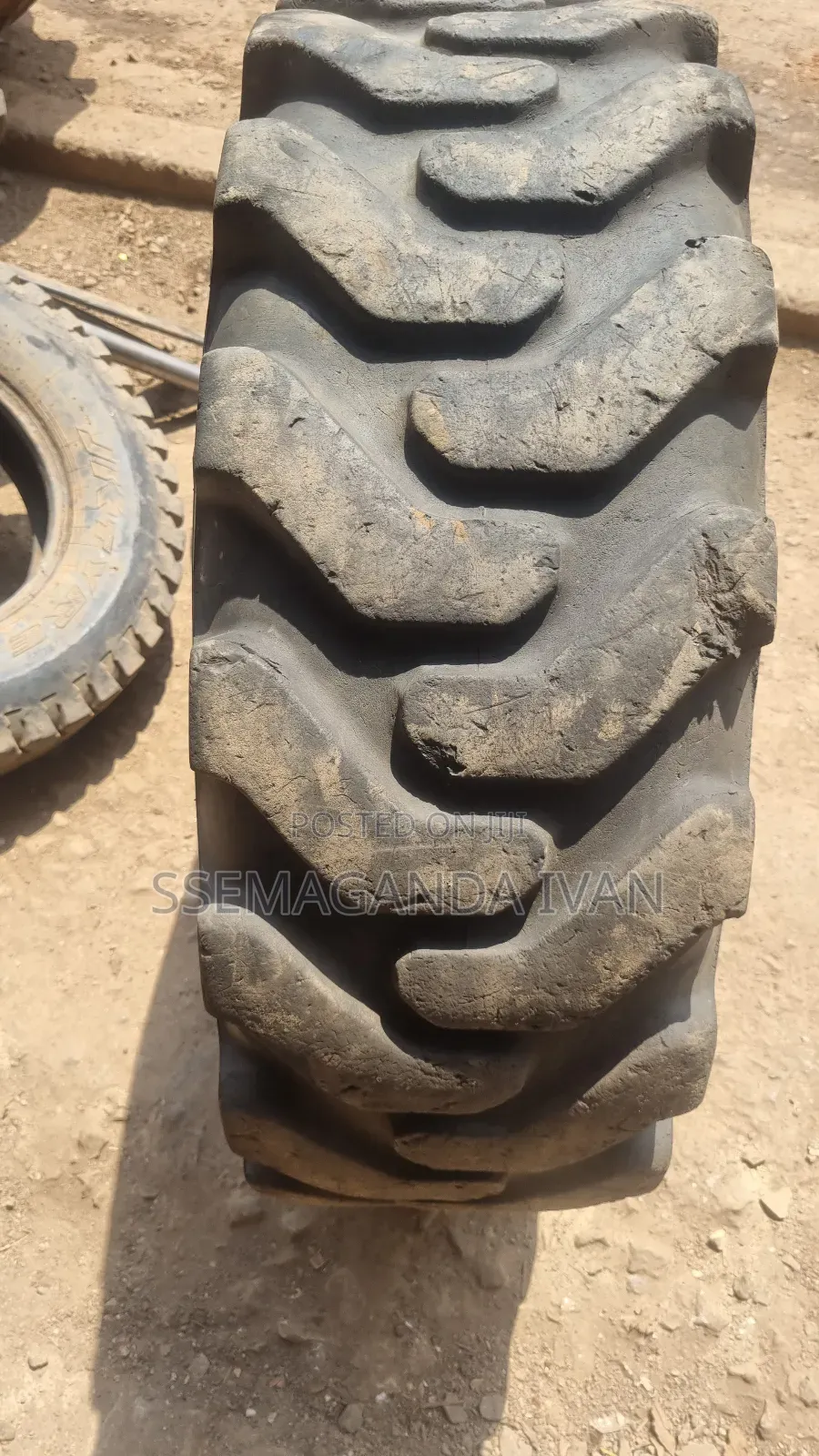 12.5/80r18