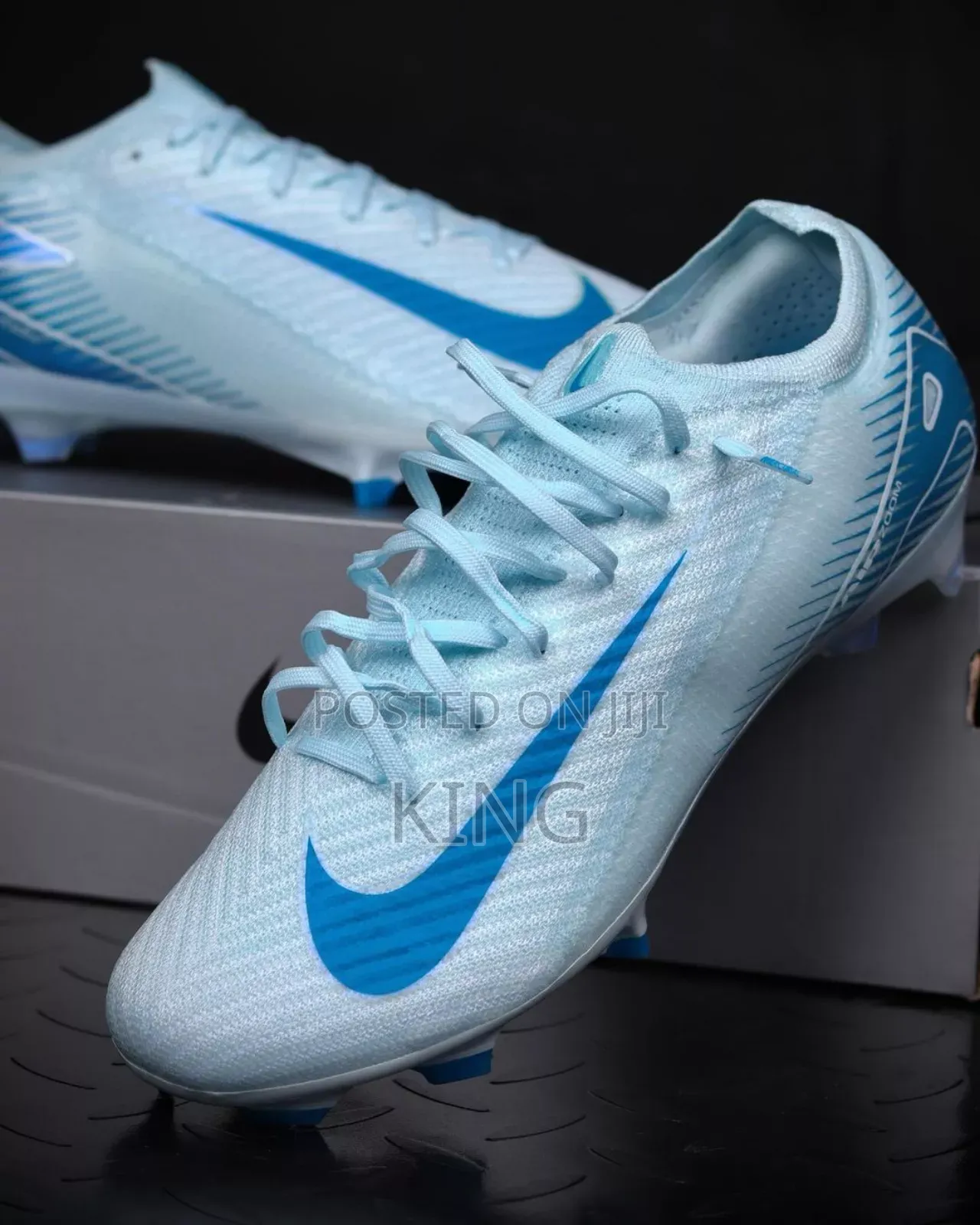 Dapper Nike Mercurial Football Boots