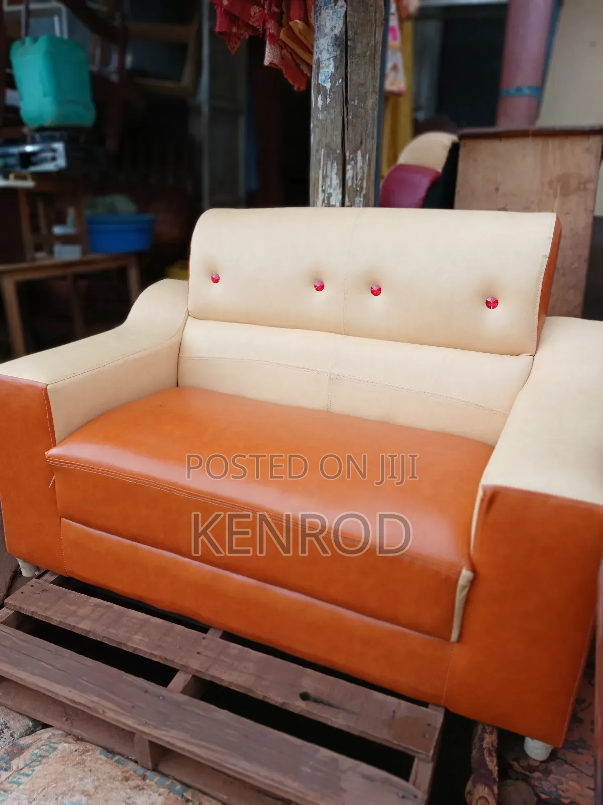 2 Seaters Giants Sofa Chair