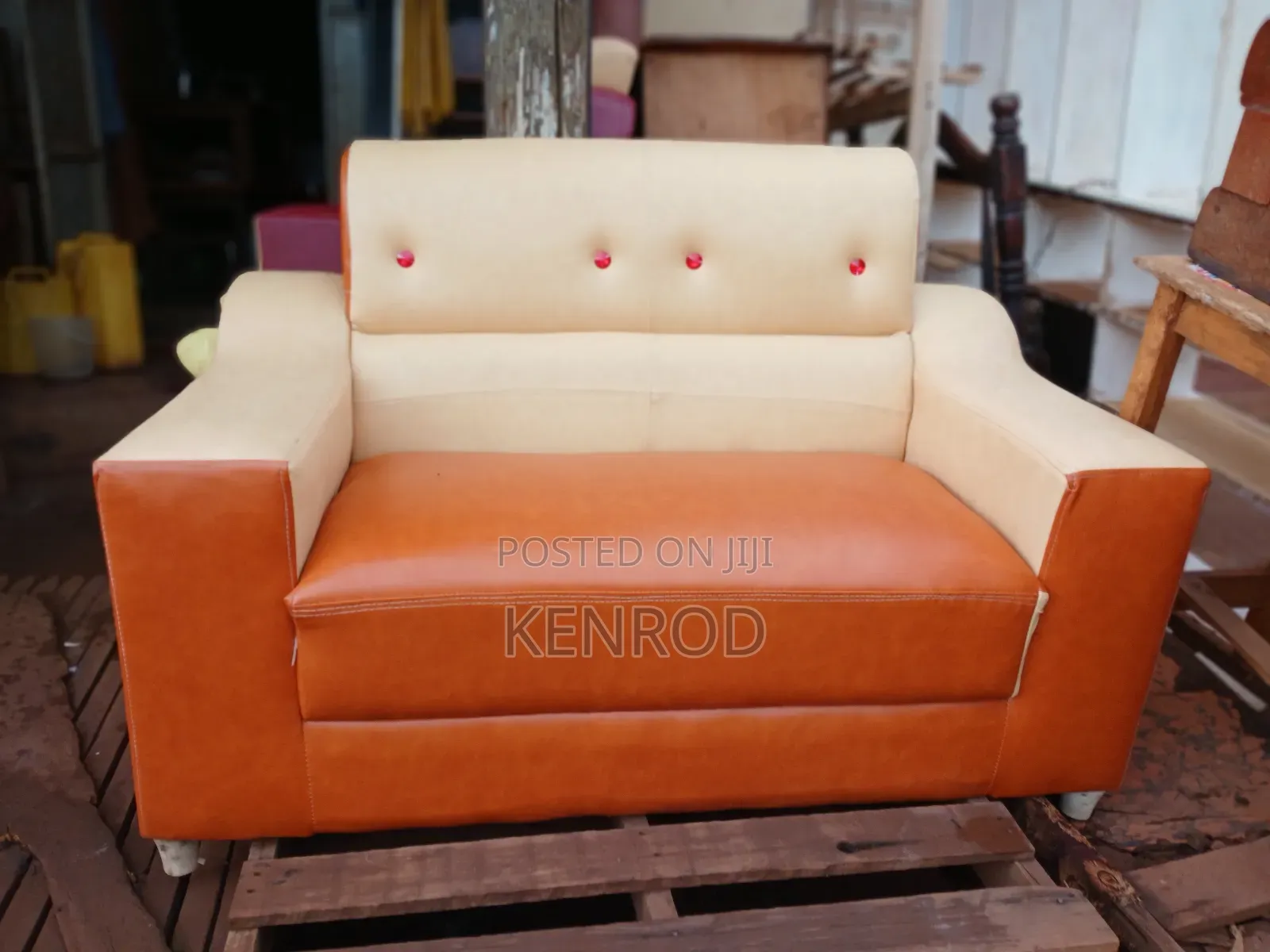2 Seaters Giants Sofa Chair