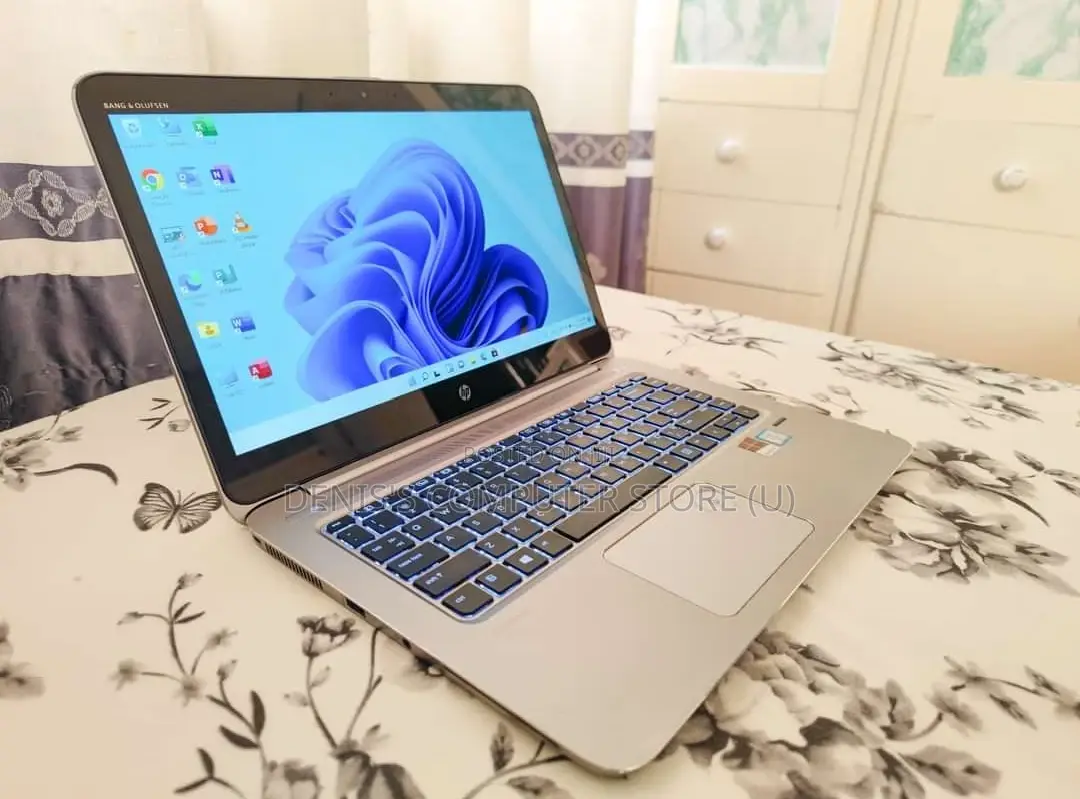 Laptop HP EliteBook 1040 G3 8GB Intel Core I5 SSHD (Hybrid) 500GB