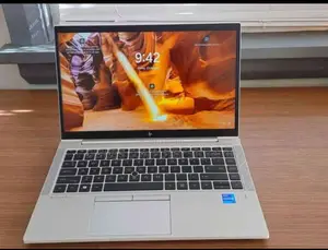 Laptop HP EliteBook 830 G8 16GB Intel Core I7 HDD+SSD 256GB