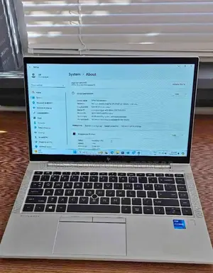 Laptop HP EliteBook 830 G8 16GB Intel Core I7 HDD+SSD 256GB