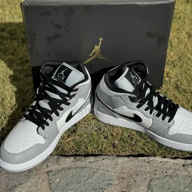 Legit Jordan Mid Light 