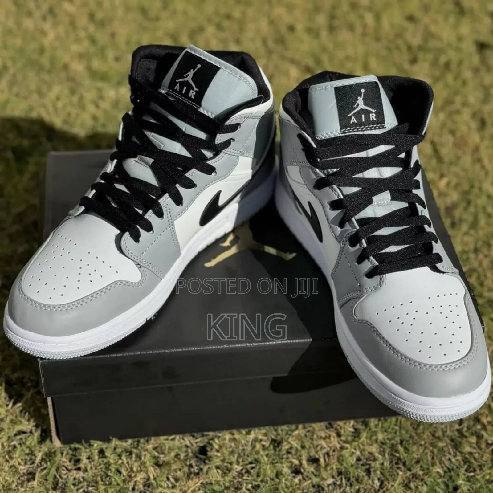Swifty Jordan 1 Mid Light "Smoke Grey"