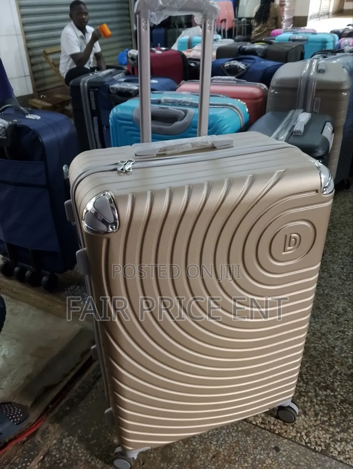 Classy Original Suitcases. Large. ( Gold)