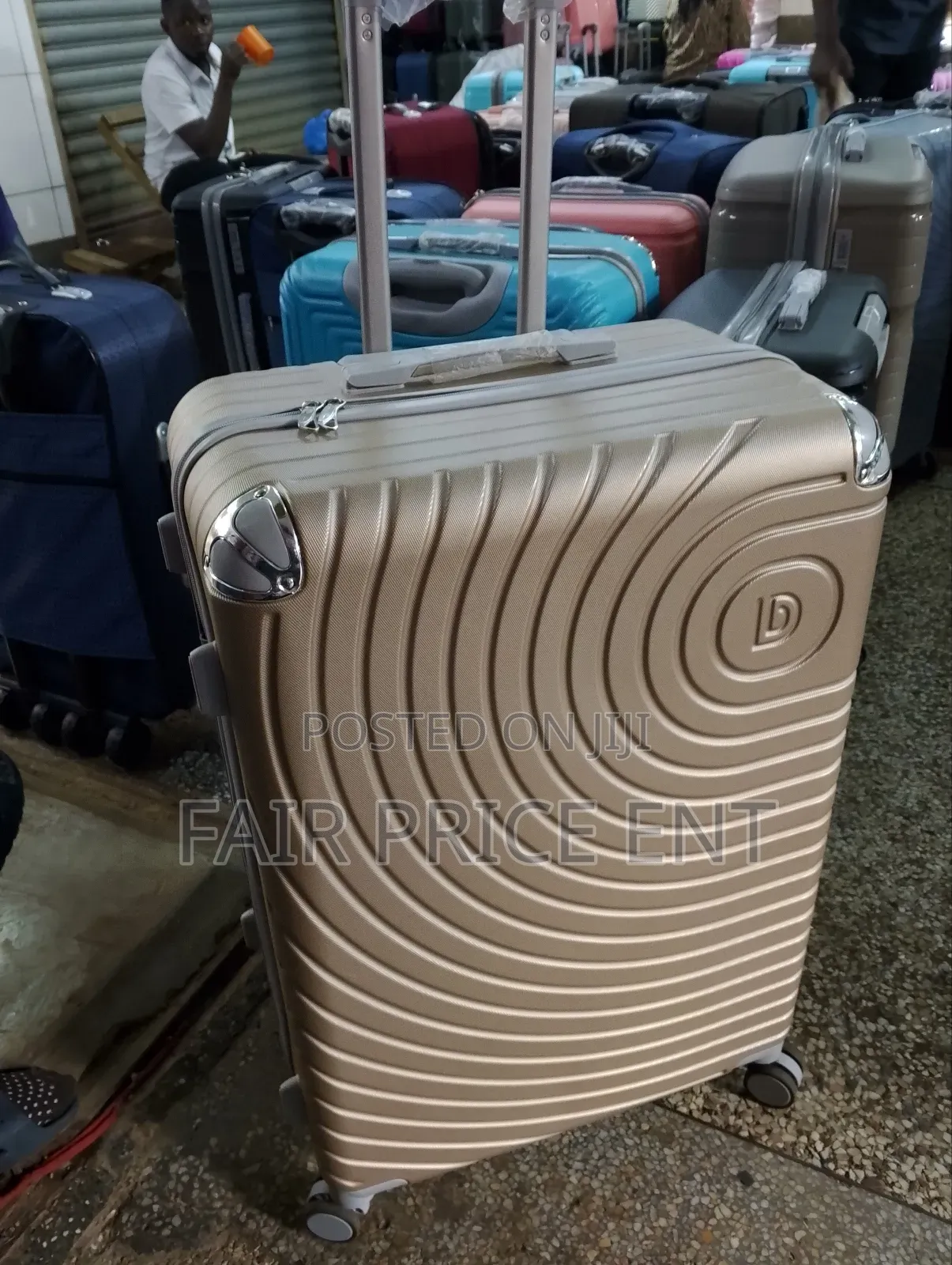 Classy Original Suitcases. Large. ( Gold)