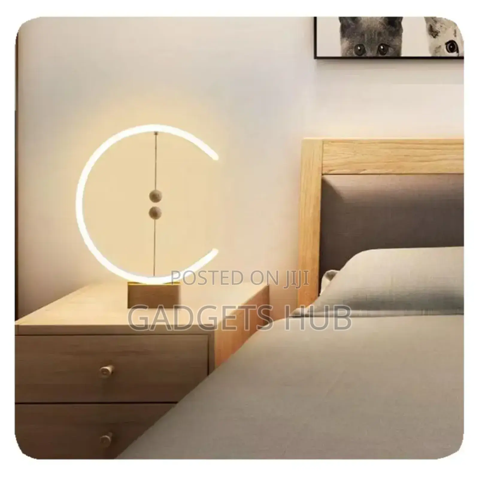 Magnetic Balance Wooden Bedside Table Lamp
Magnetic USB