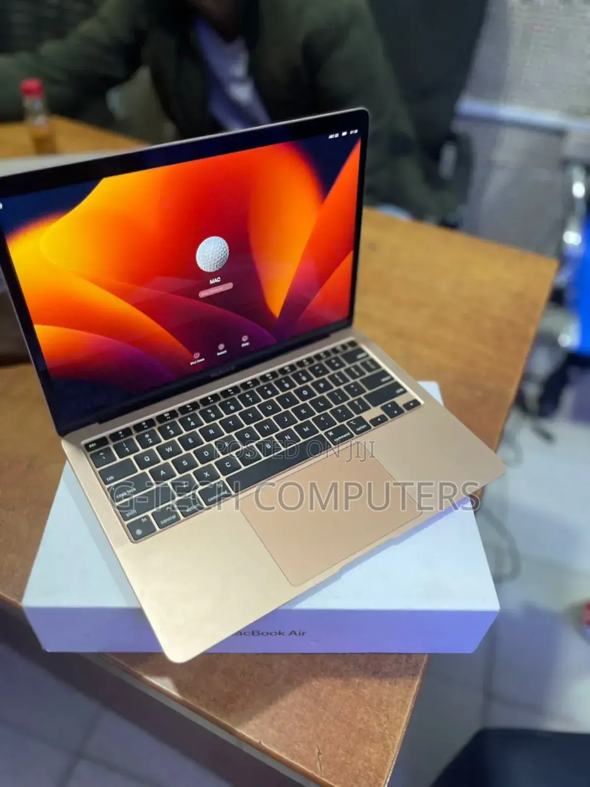 New Laptop Apple MacBook Air 2020 M1 8GB Apple M1 SSD 256GB
