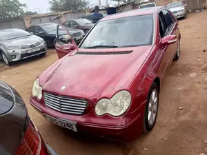 Photo - Mercedes-Benz C-Class 2003 Red