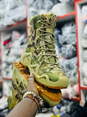 Tactical Millitary Desert Lowa Boots