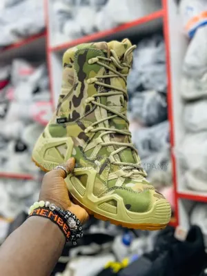 Tactical Millitary Desert Lowa Boots