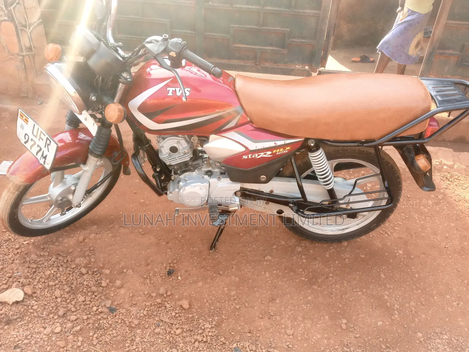 TVS HLX 125 2022 Red