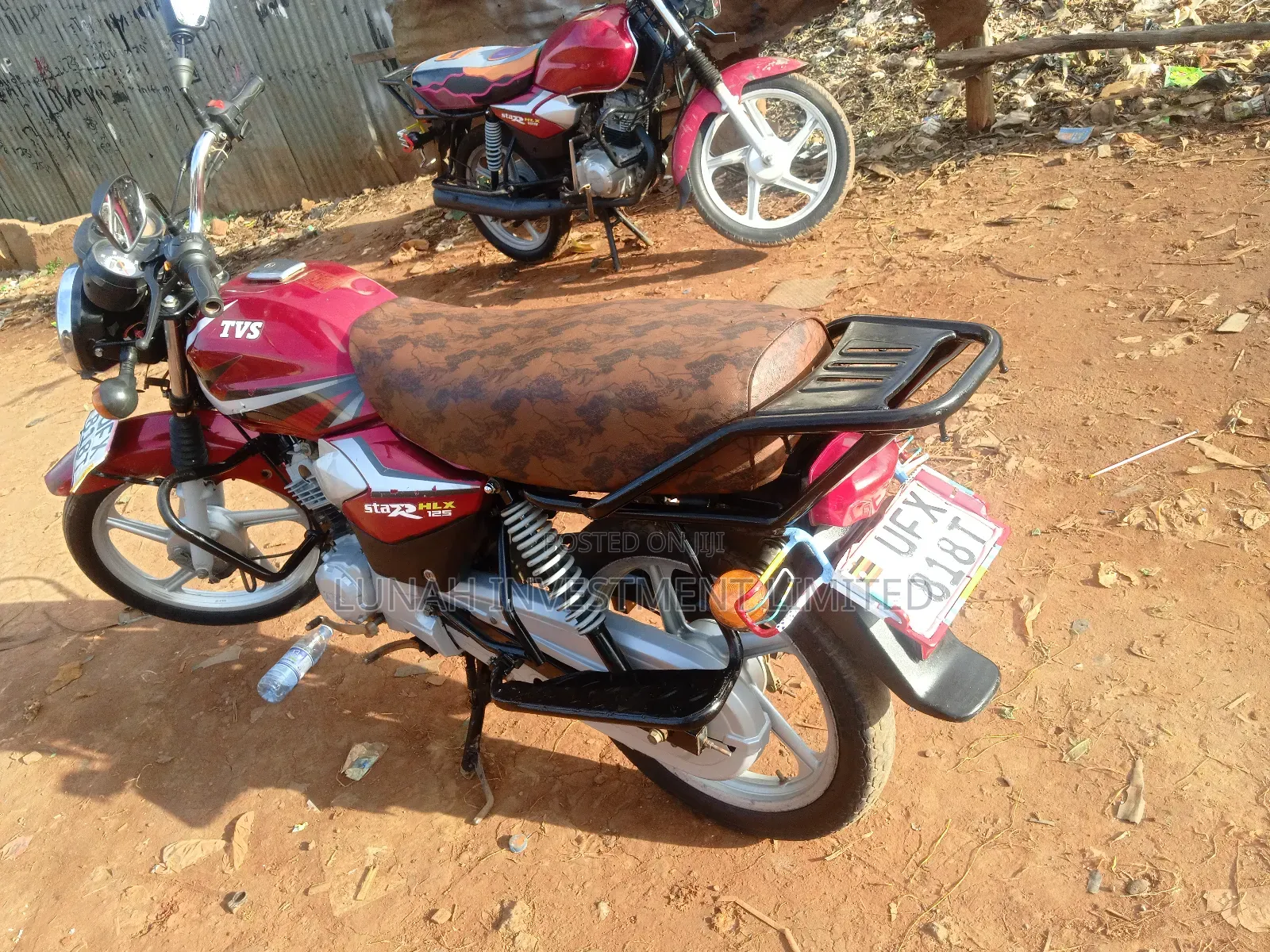 TVS HLX 125 2023 Red