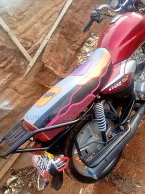 TVS HLX 125 2024 Red