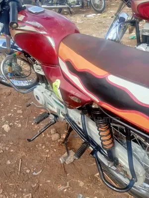 Bajaj Boxer 100 2023 Red