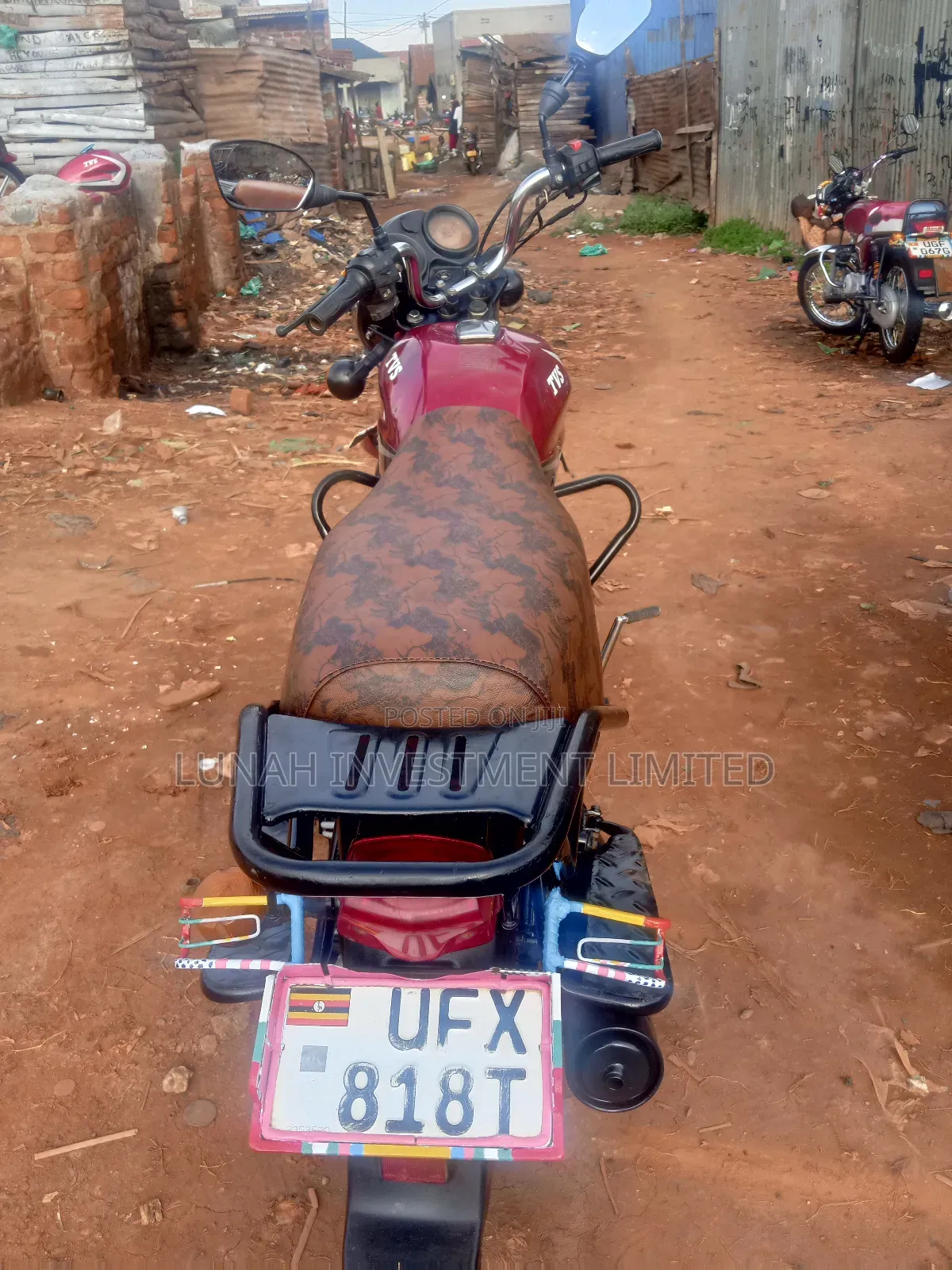 TVS HLX 125 2023 Red