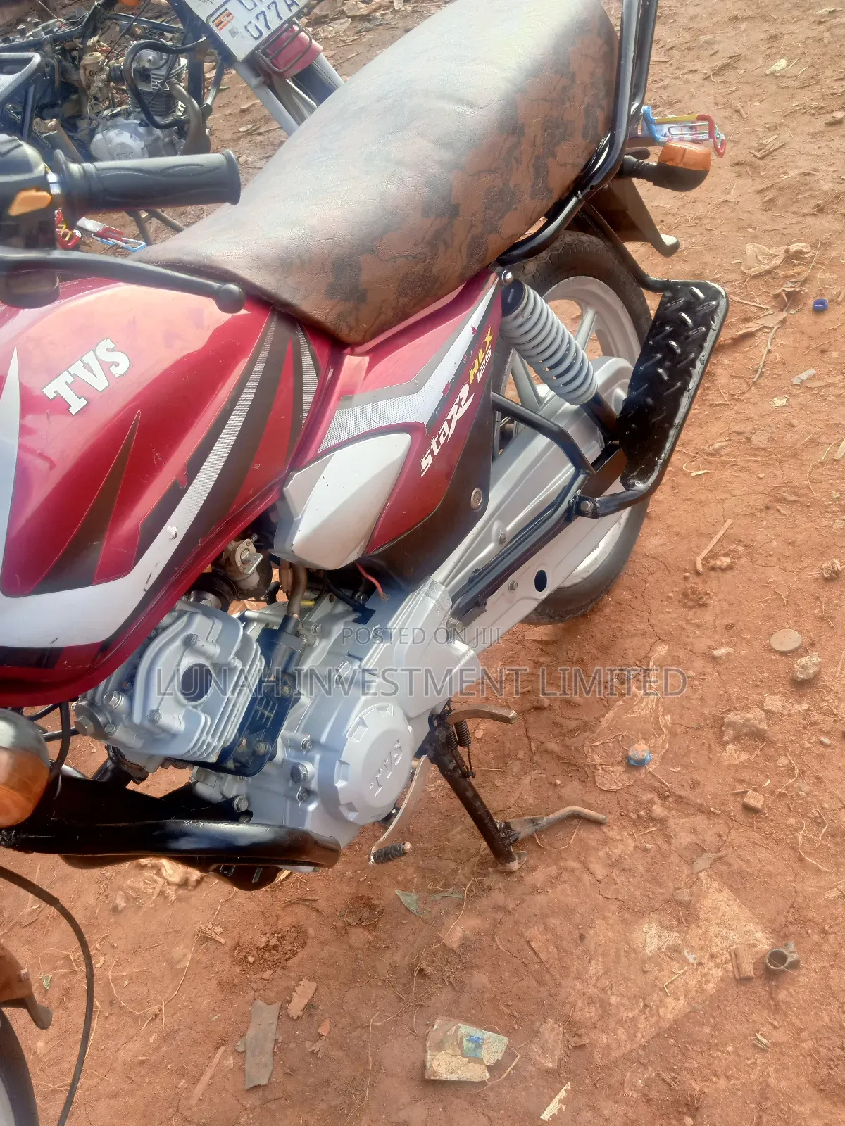 TVS HLX 125 2023 Red