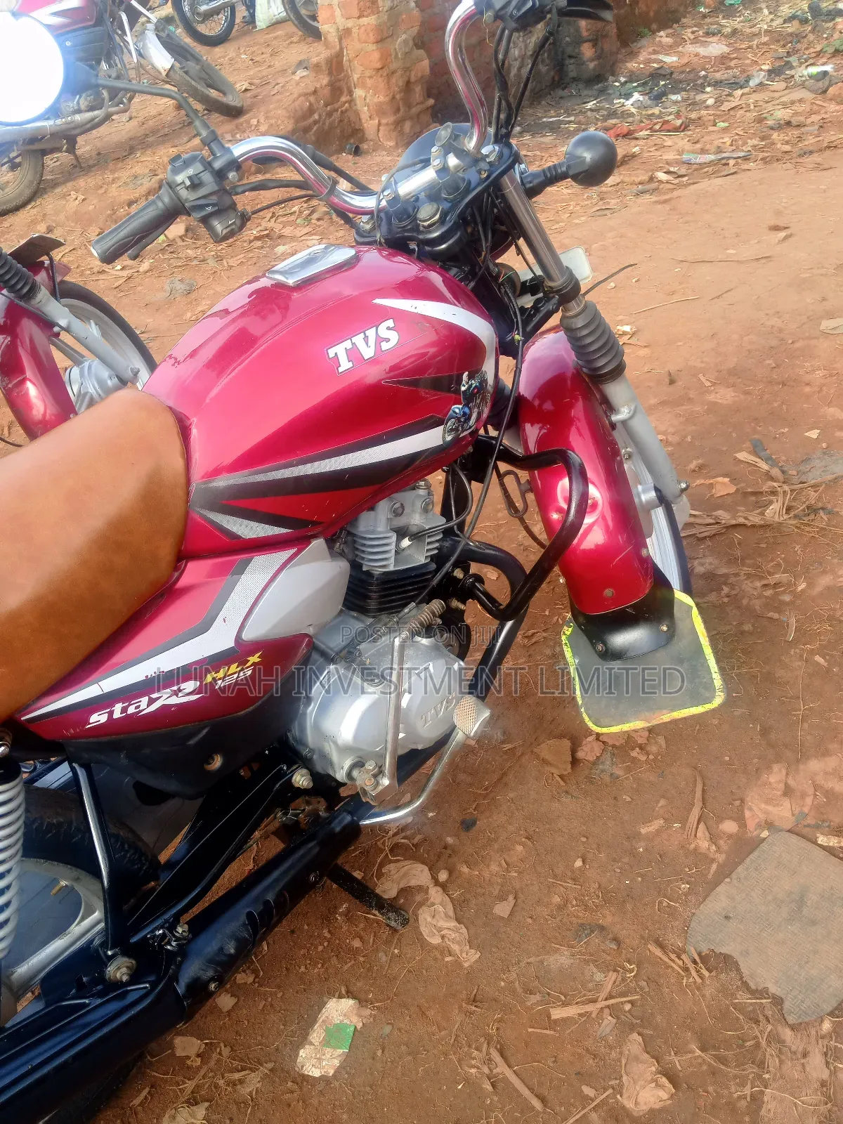 TVS HLX 125 2023 Red