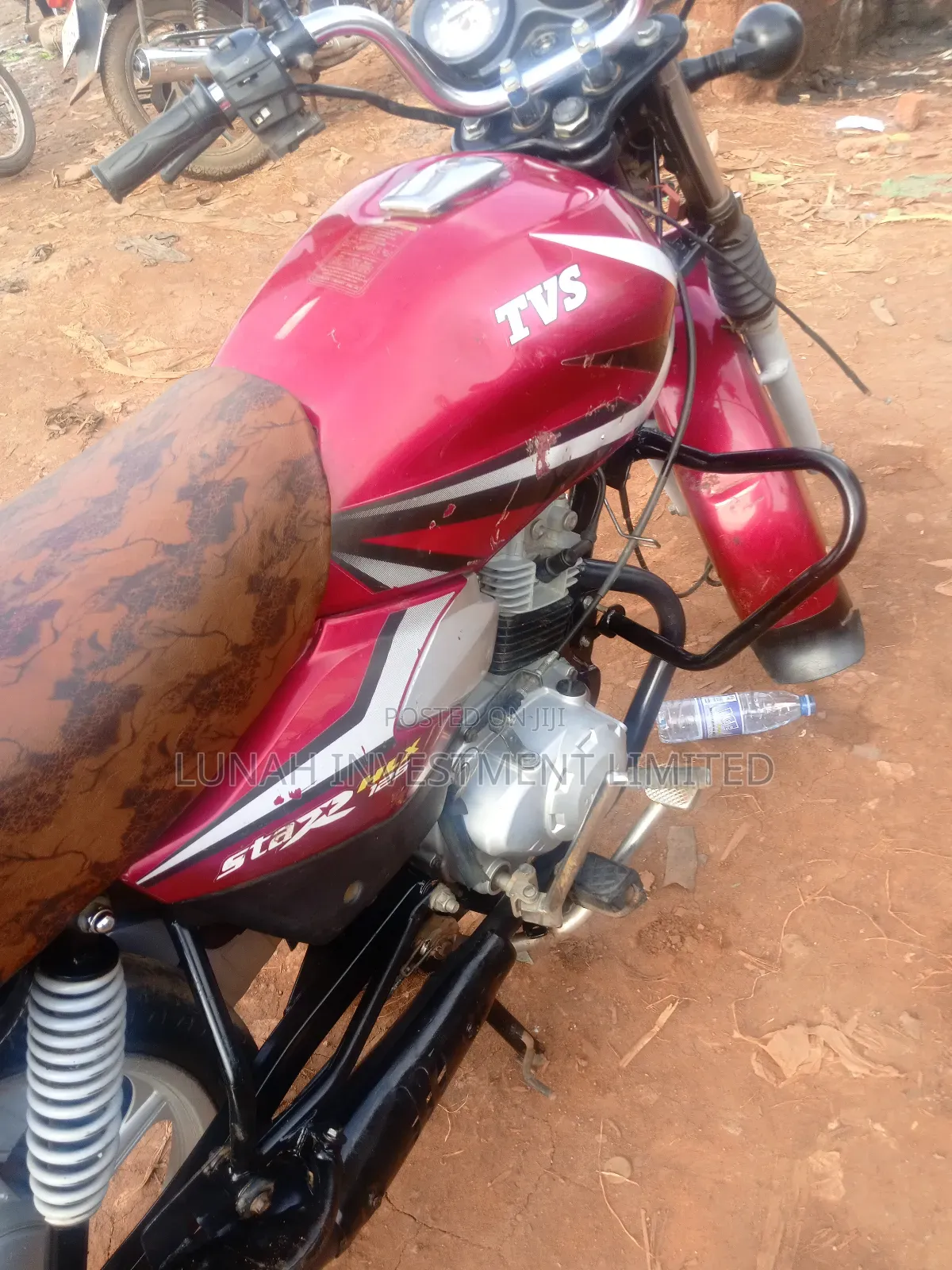 TVS HLX 125 2023 Red