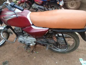 Bajaj Boxer 100 2023 Red