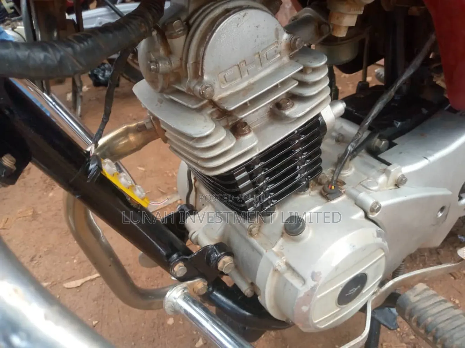 Bajaj Boxer 100 2022 Red